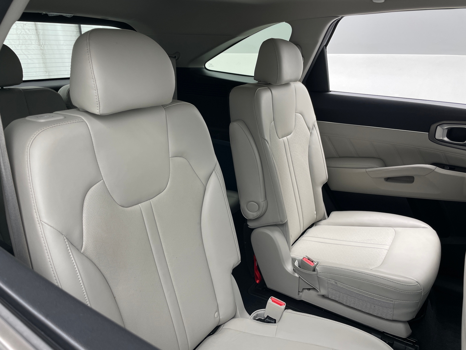 Thumbnail: 2022 Kia Sorento - 5