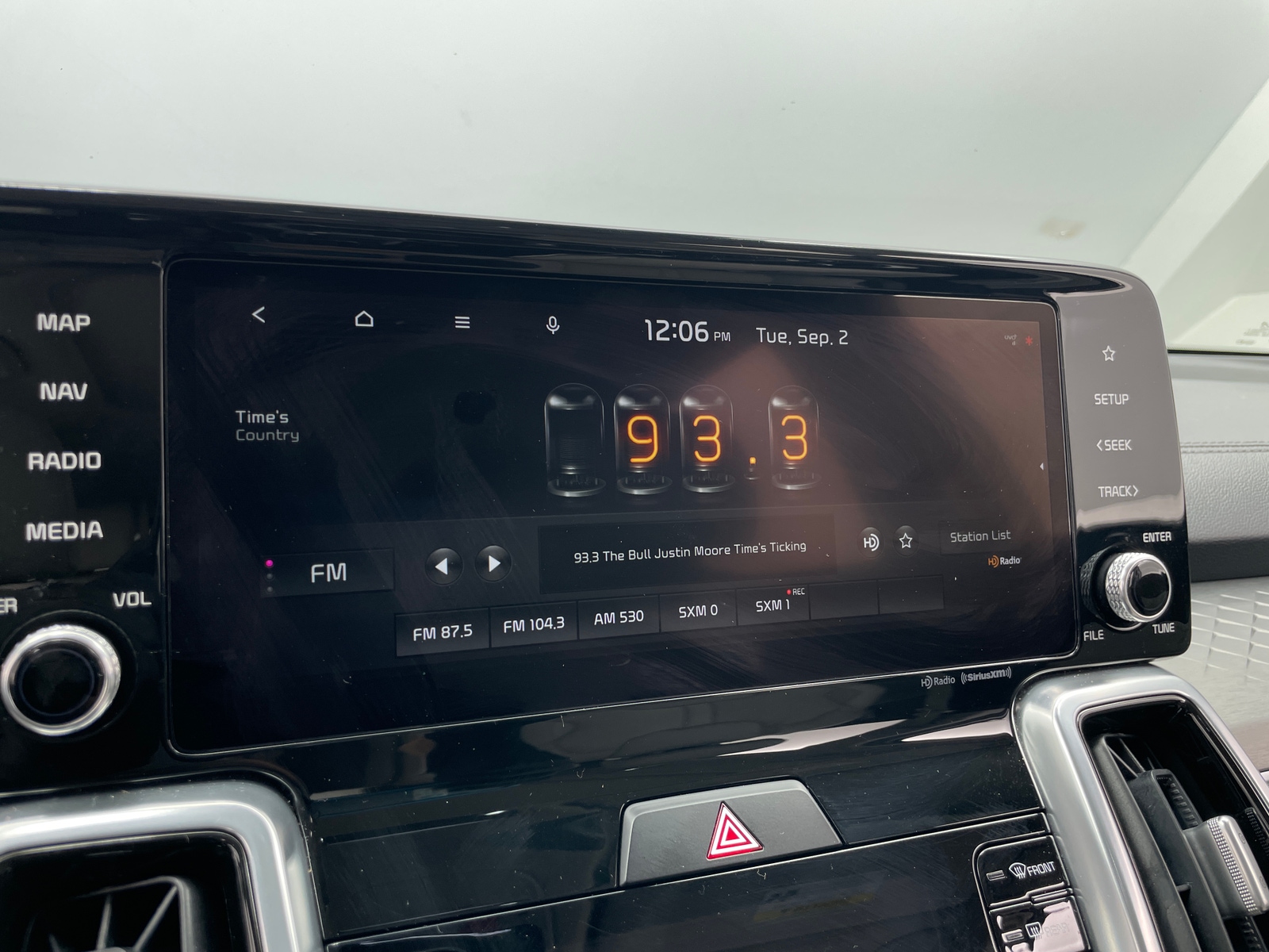 Thumbnail: 2022 Kia Sorento - 3
