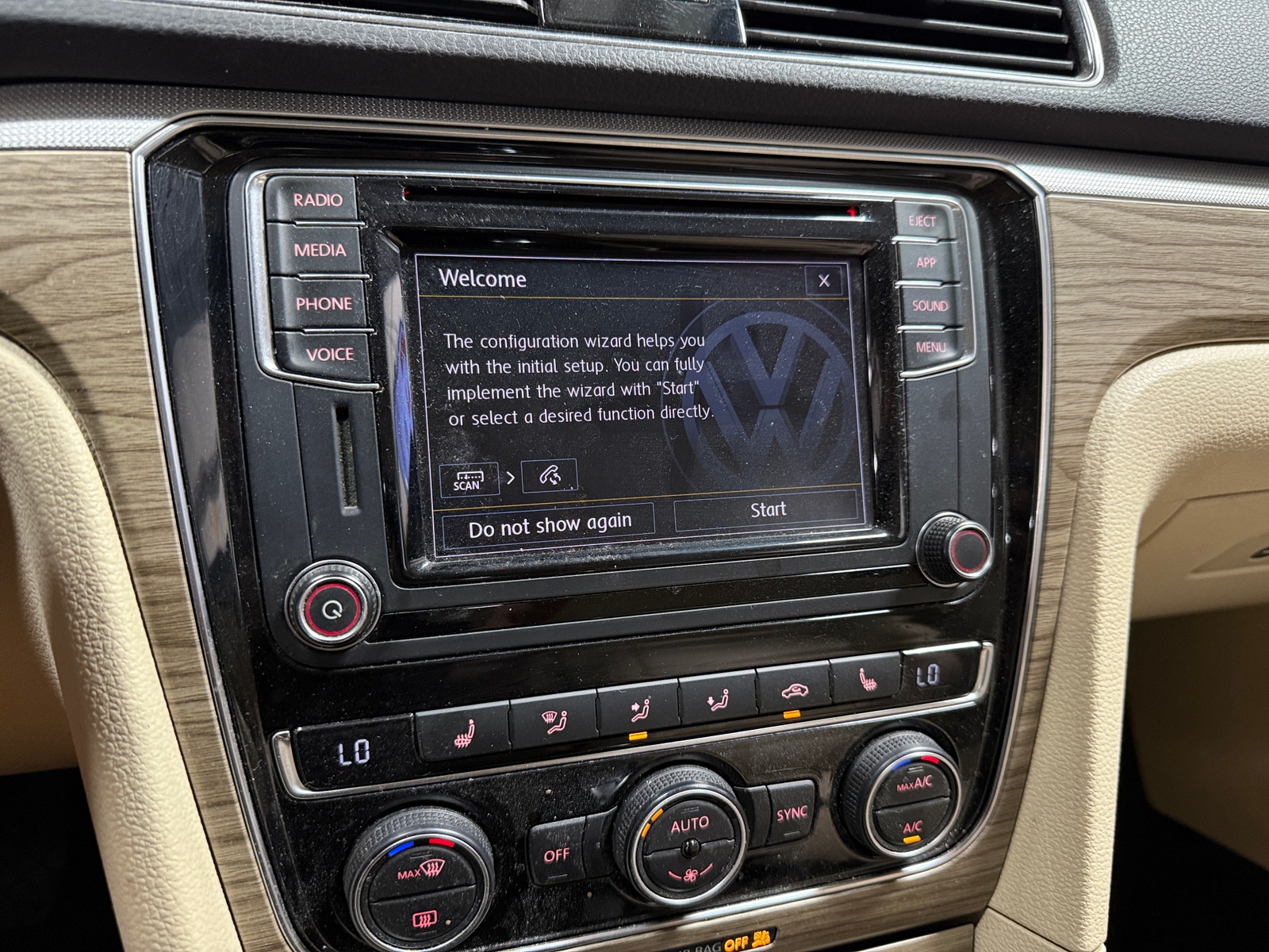 Thumbnail: 2018 Volkswagen Passat - 3