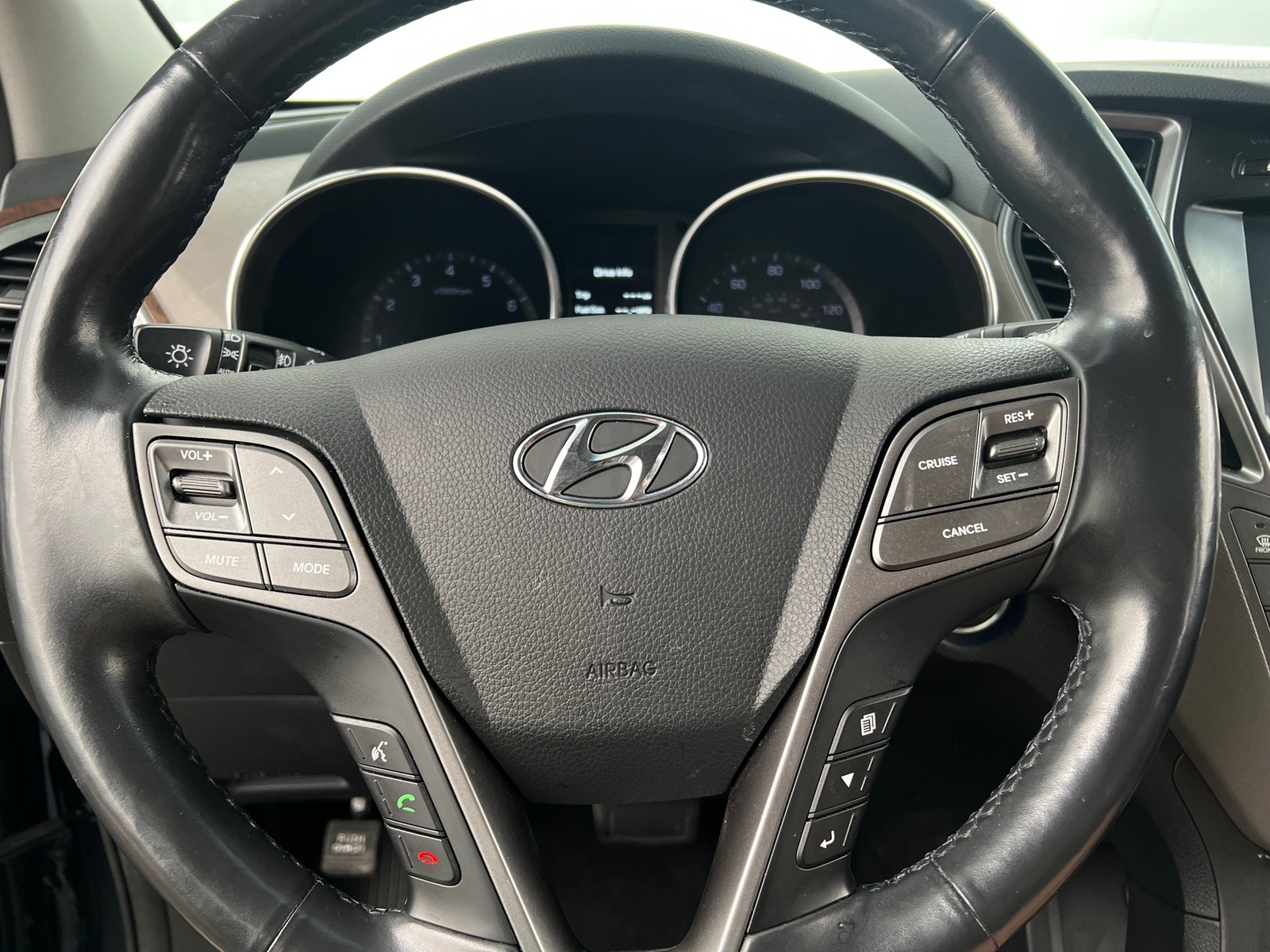 Thumbnail: 2018 Hyundai Santa Fe - 4