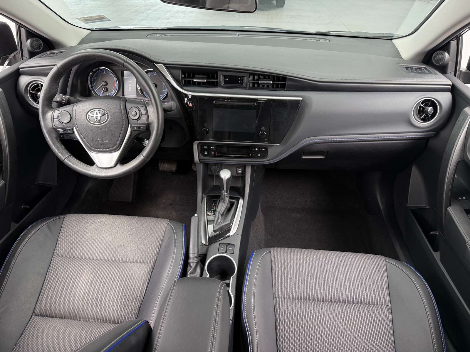 Thumbnail: 2018 Toyota Corolla - 3