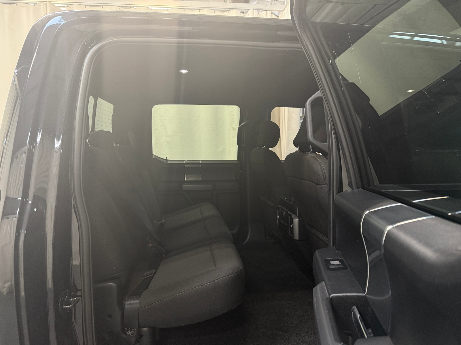 Thumbnail: 2018 Ford Econoline - 6