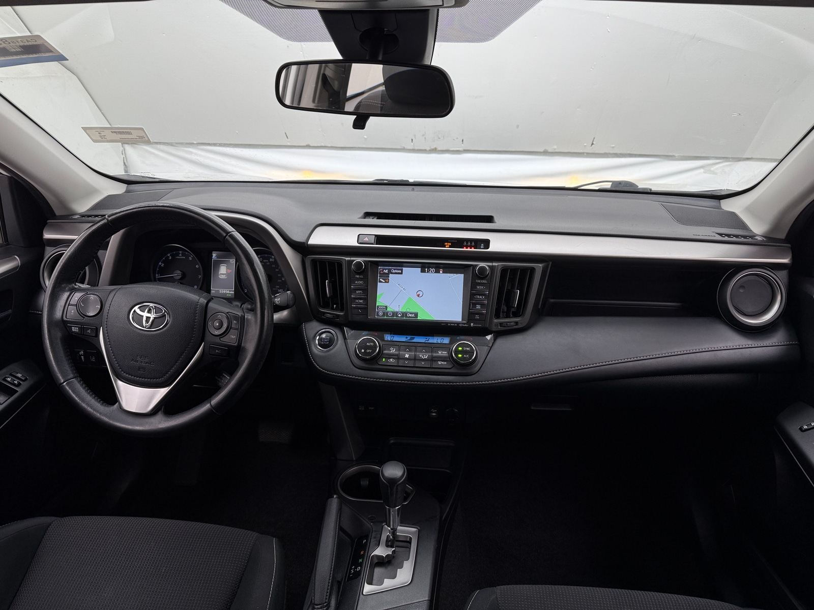 Thumbnail: 2018 Toyota RAV4 - 3
