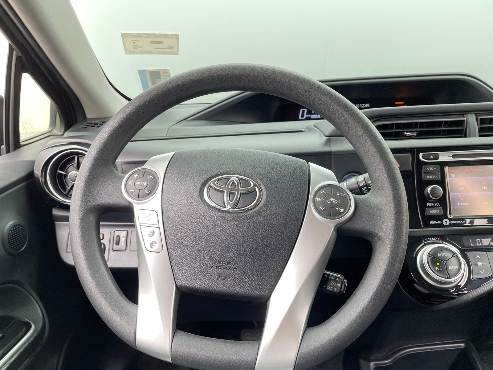 Thumbnail: 2015 Toyota Prius c - 5