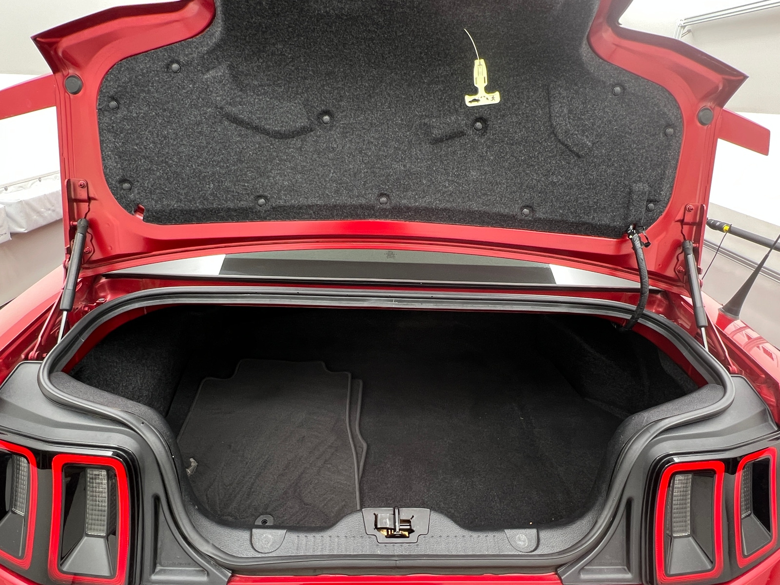 Thumbnail: 2013 Ford Mustang - 5