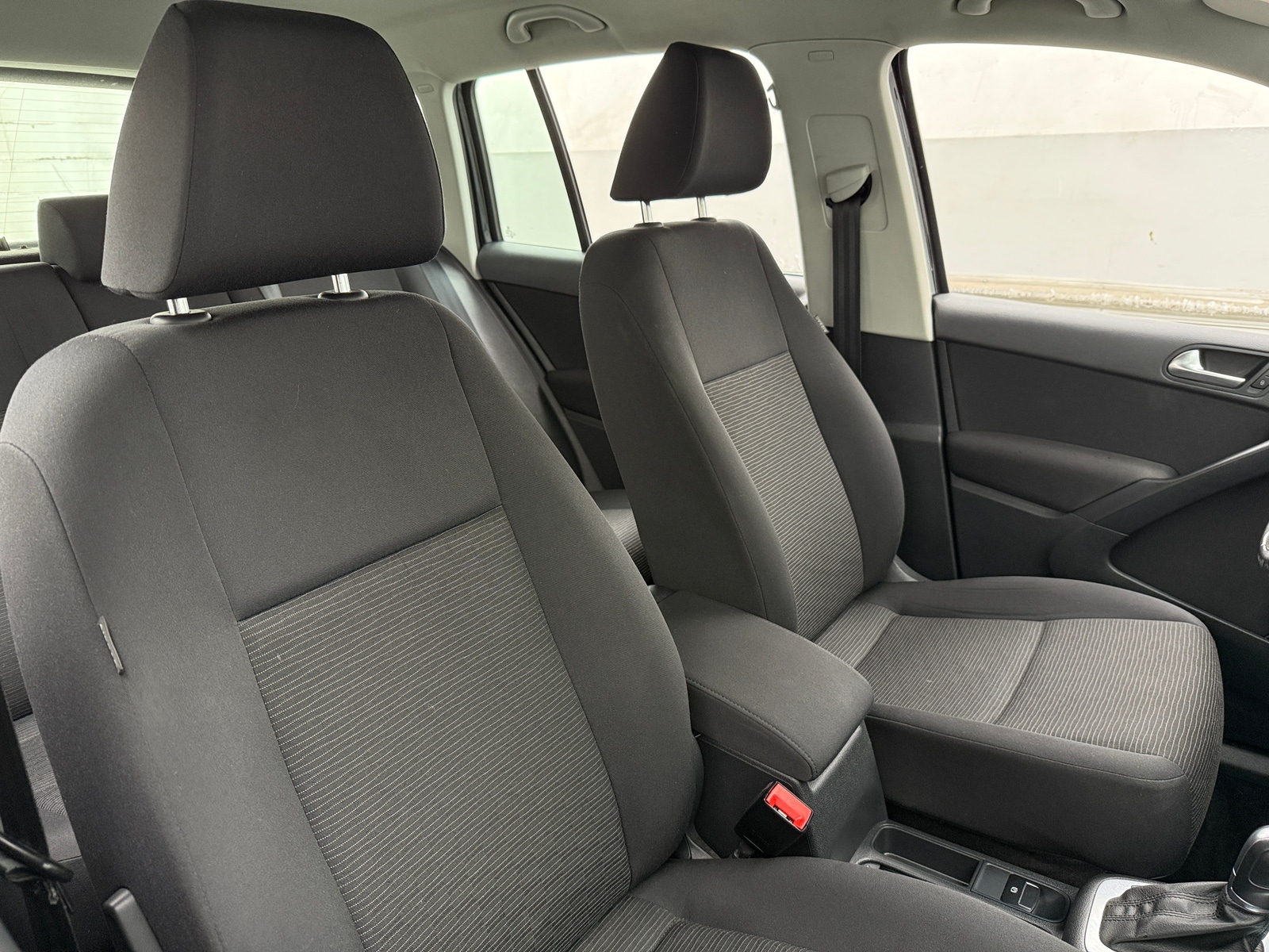 Thumbnail: 2018 Volkswagen Tiguan - 2