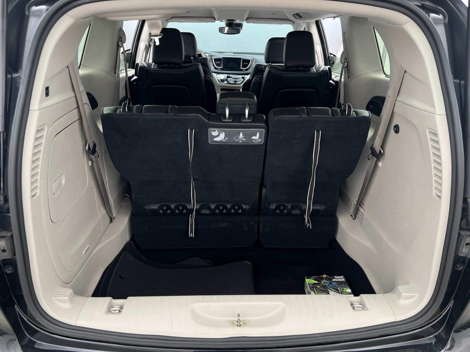 Thumbnail: 2018 Chrysler Pacifica - 6