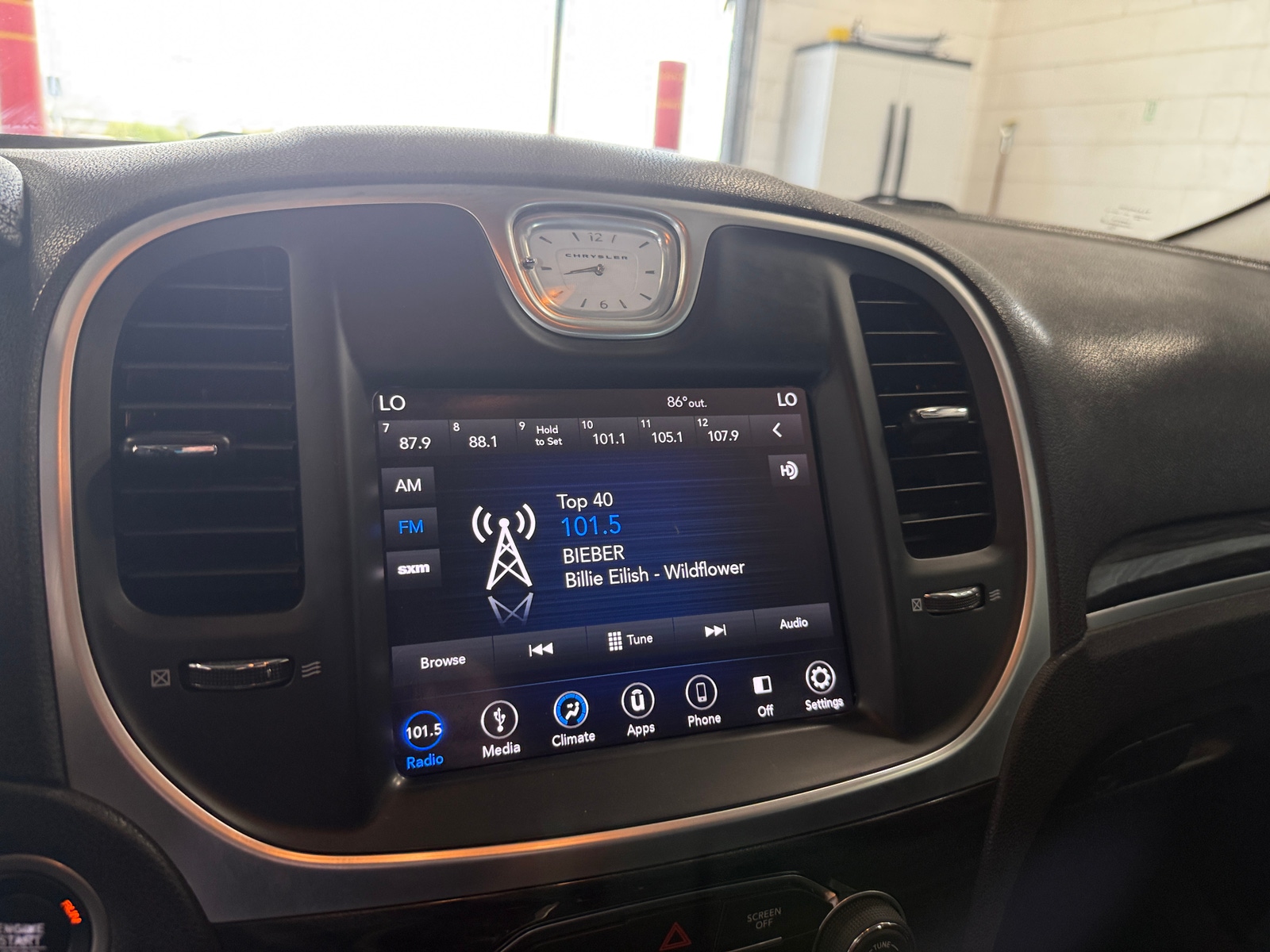Thumbnail: 2019 Chrysler 300 - 4