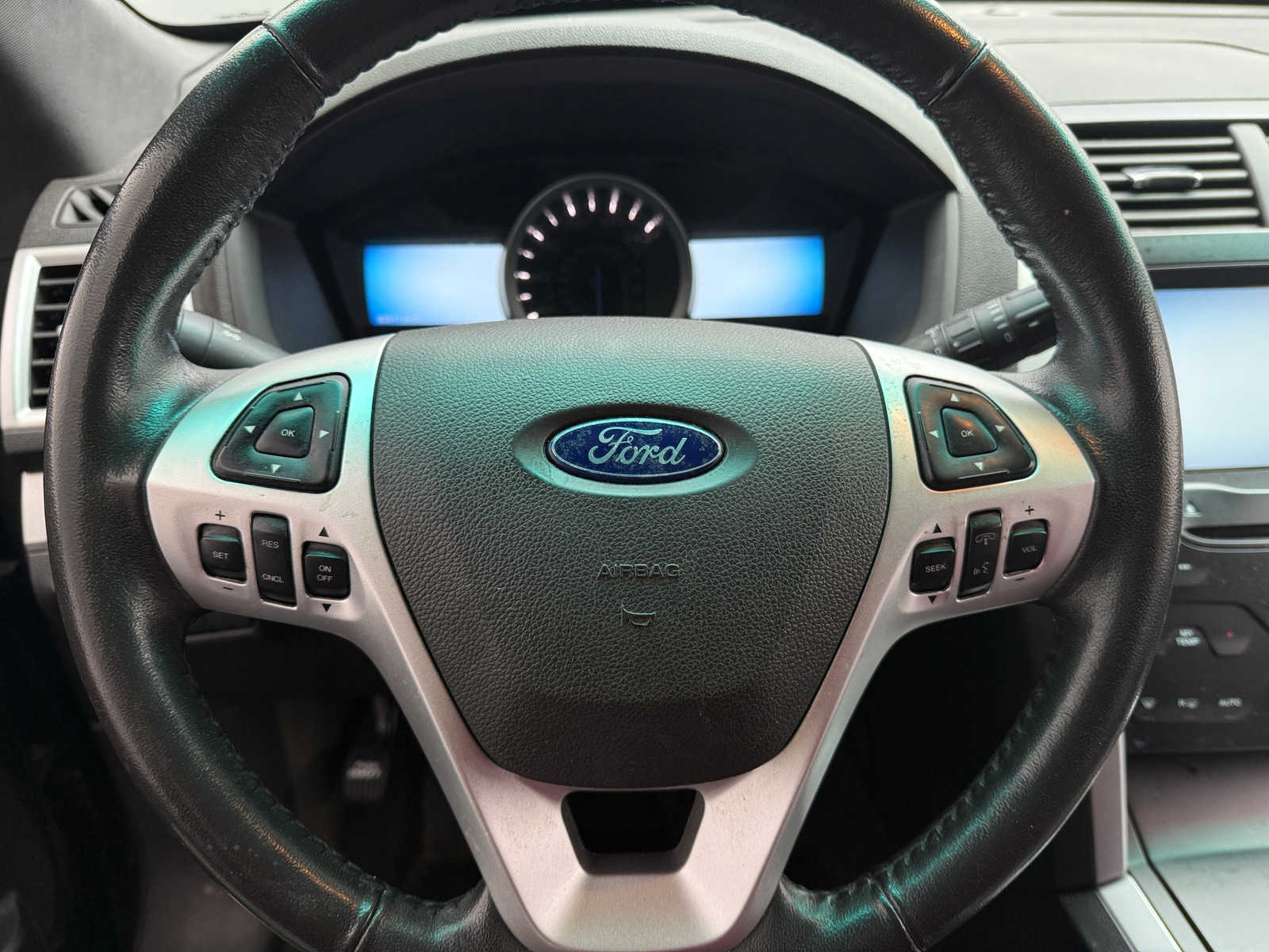 Thumbnail: 2015 Ford Explorer - 5