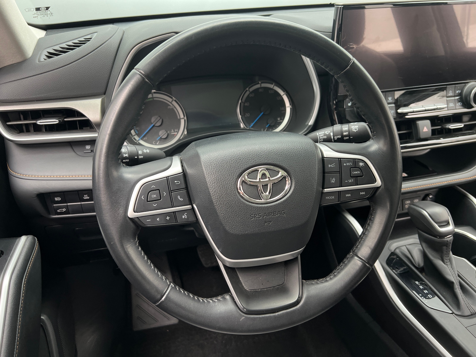 Thumbnail: 2023 Toyota Highlander - 4