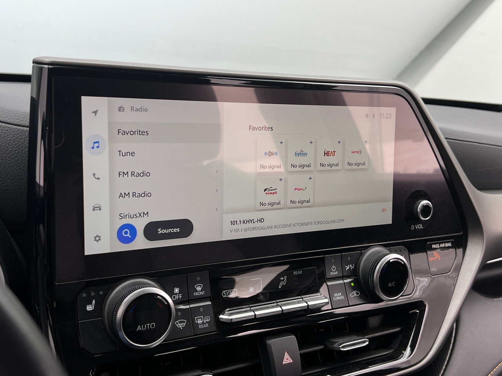 Thumbnail: 2023 Toyota Highlander - 3