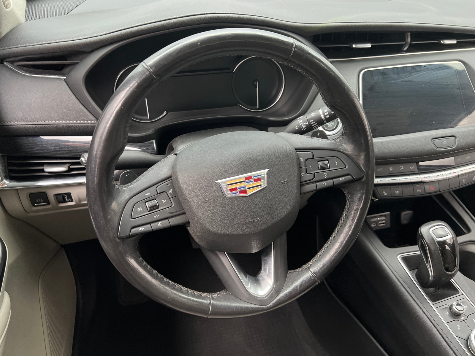 Thumbnail: 2019 Cadillac XT4 - 4
