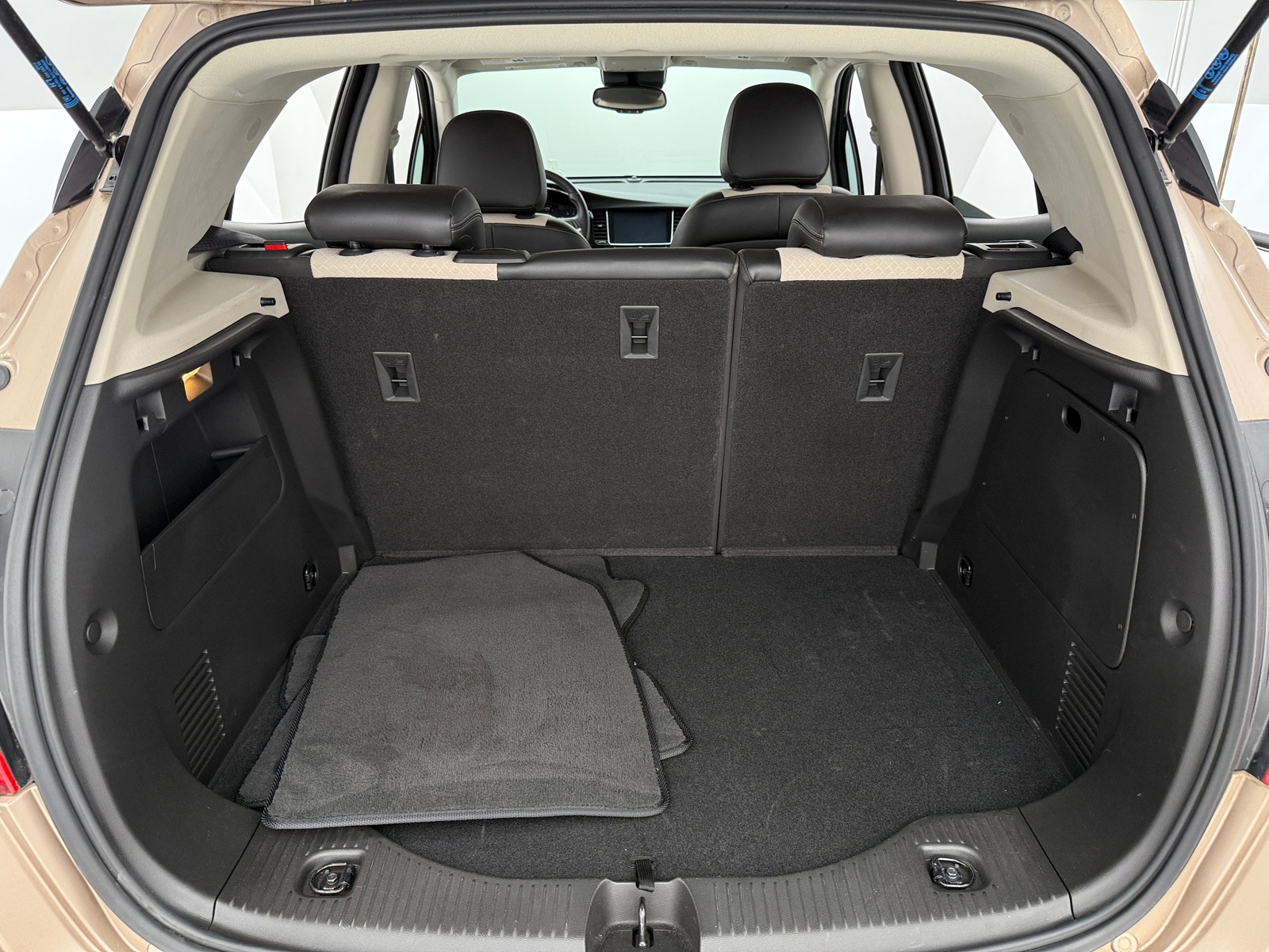 Thumbnail: 2018 Buick Encore - 7