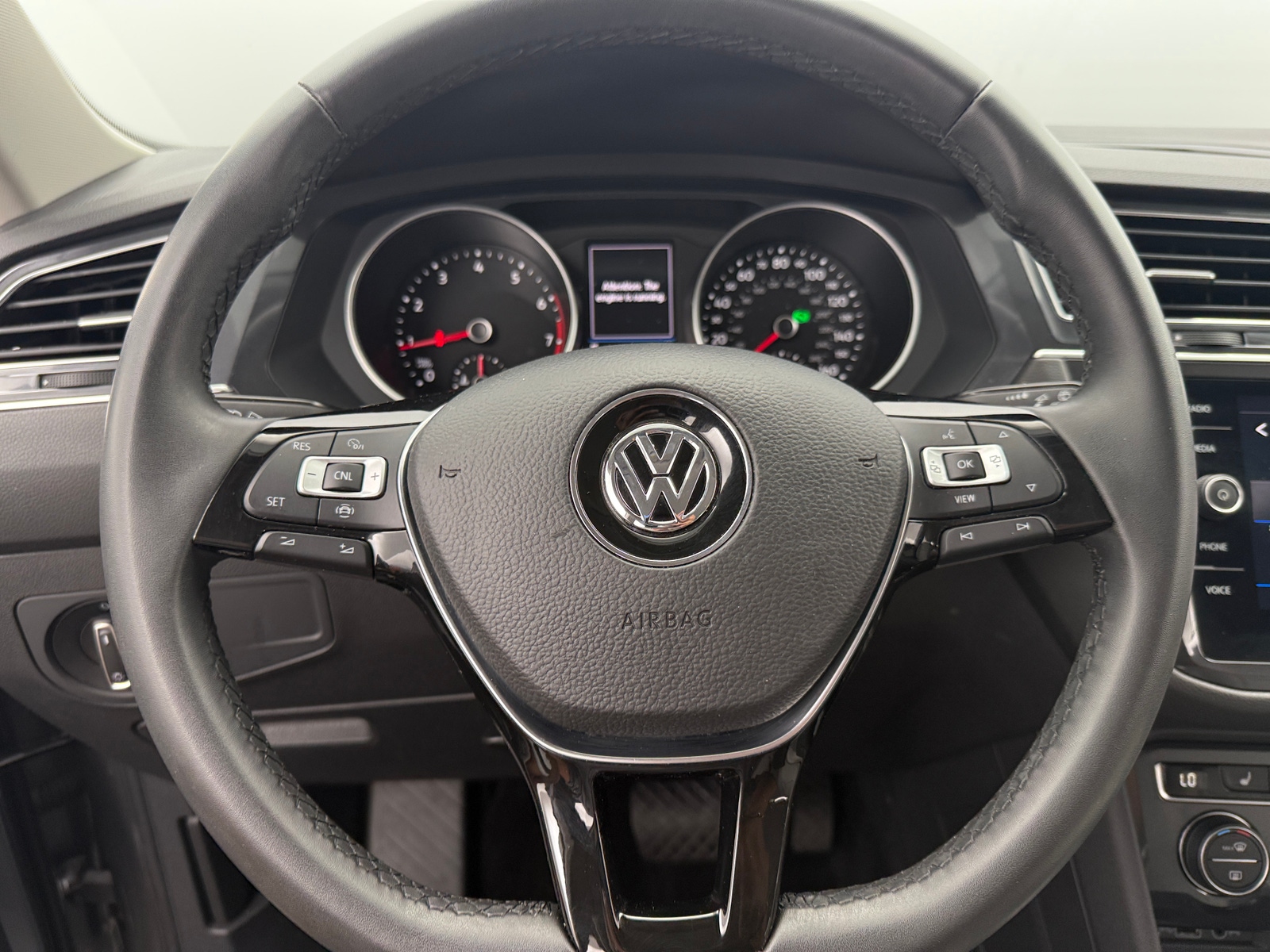 Thumbnail: 2020 Volkswagen Tiguan - 4