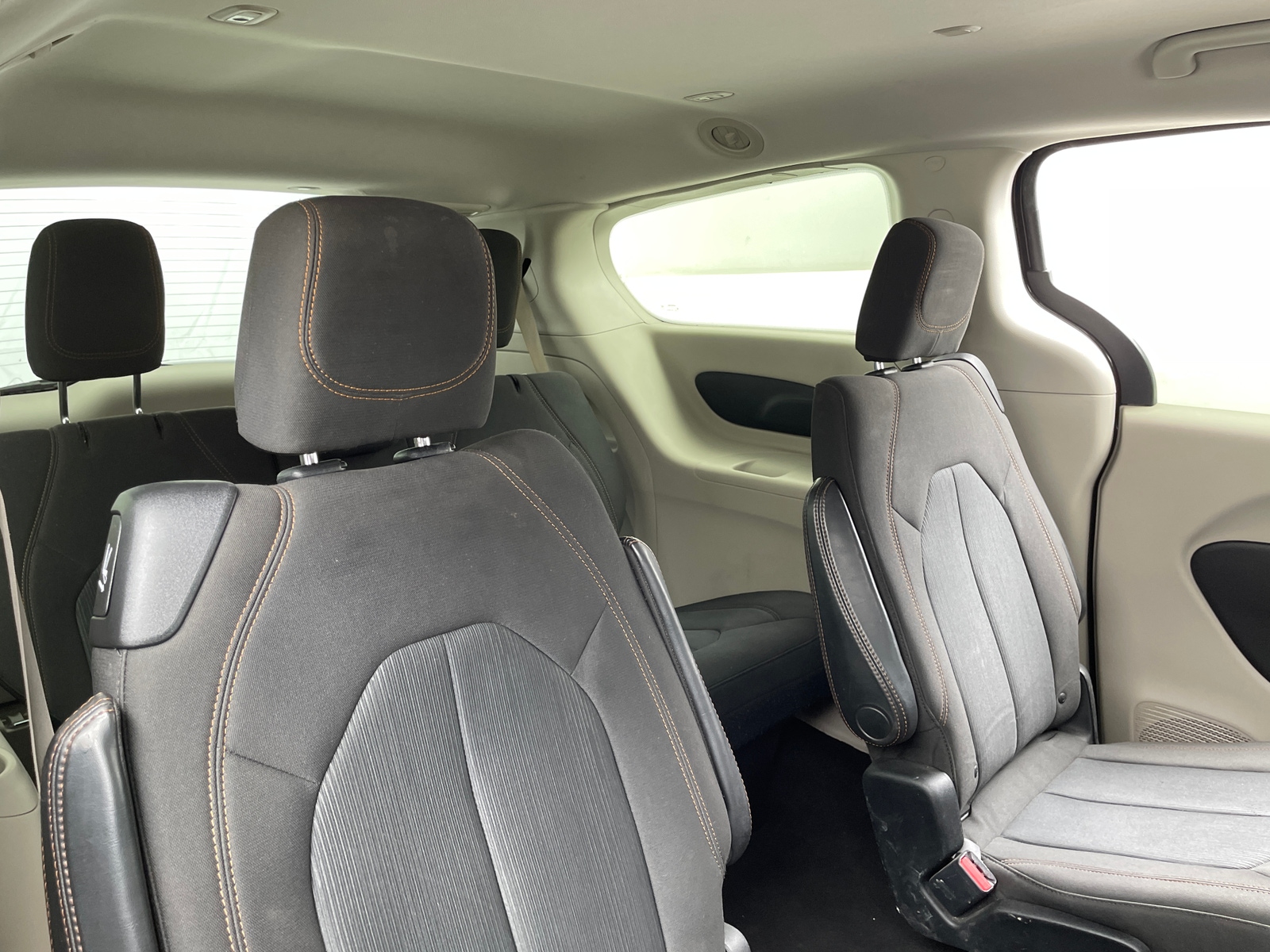 Thumbnail: 2017 Chrysler Pacifica - 6