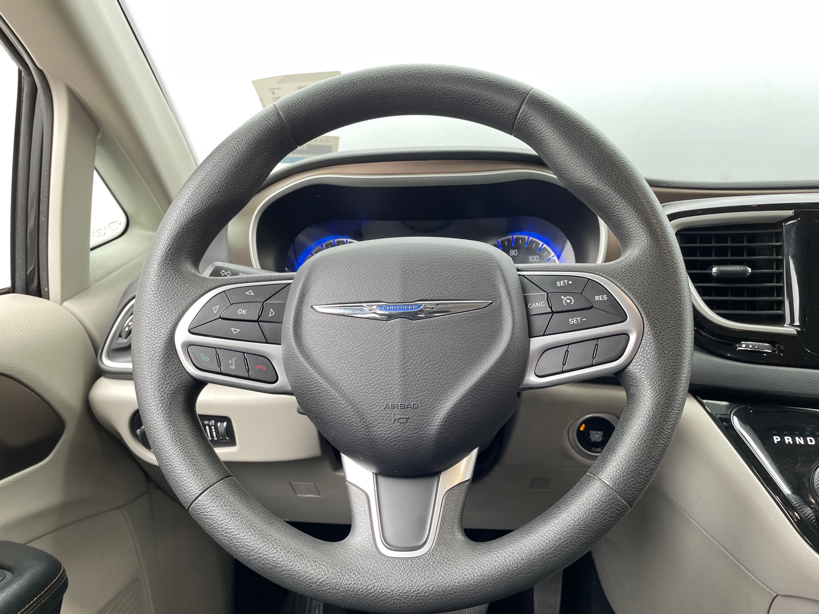 Thumbnail: 2017 Chrysler Pacifica - 5