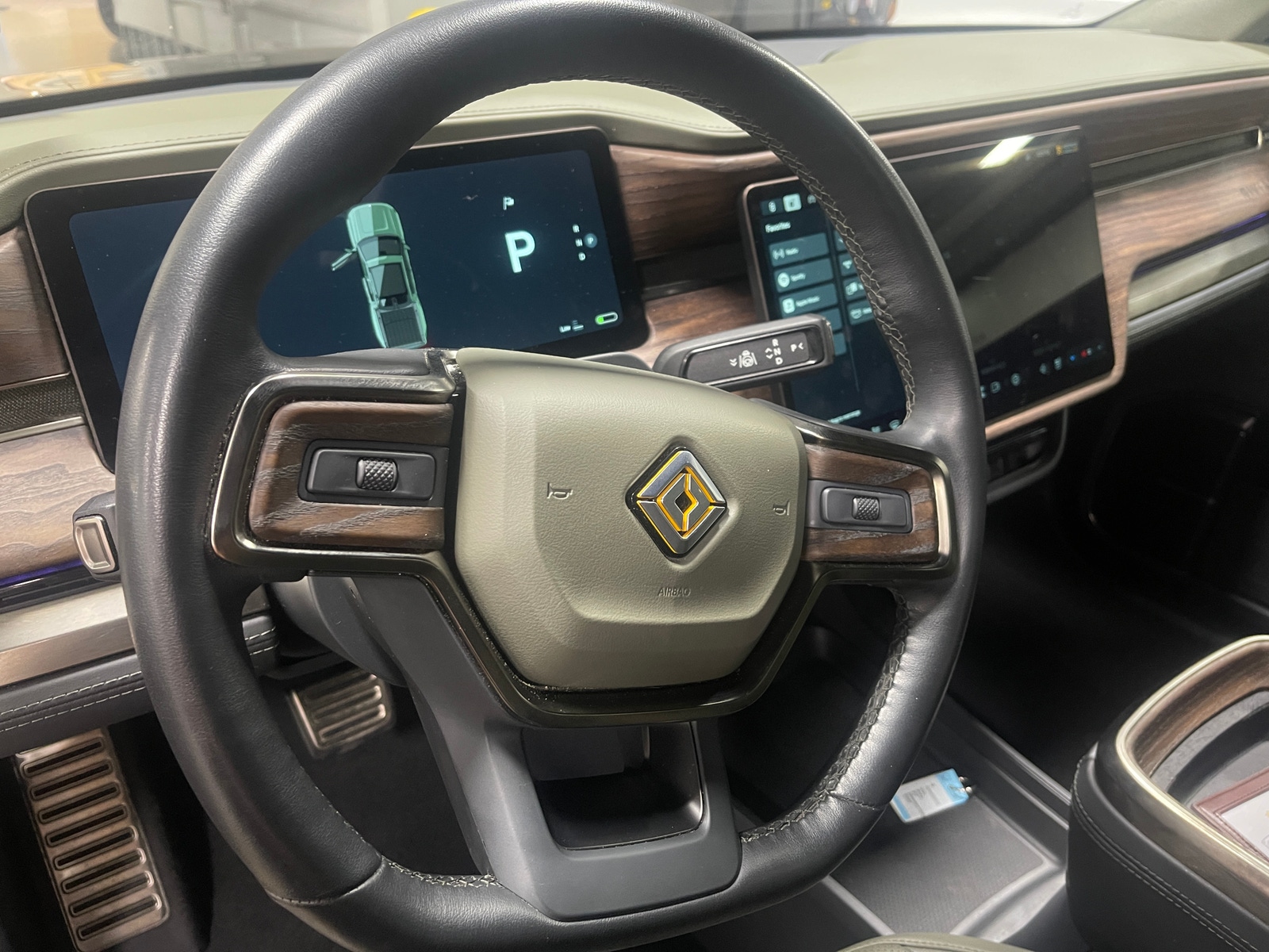 Thumbnail: 2022 Rivian R1T - 4