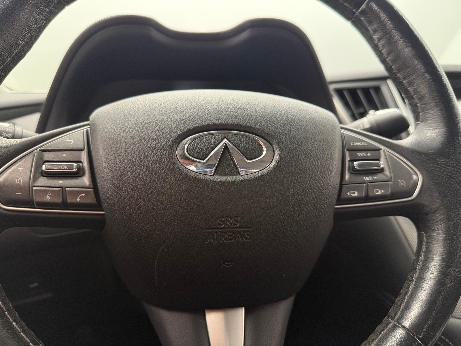 Thumbnail: 2015 INFINITI Q50 - 4