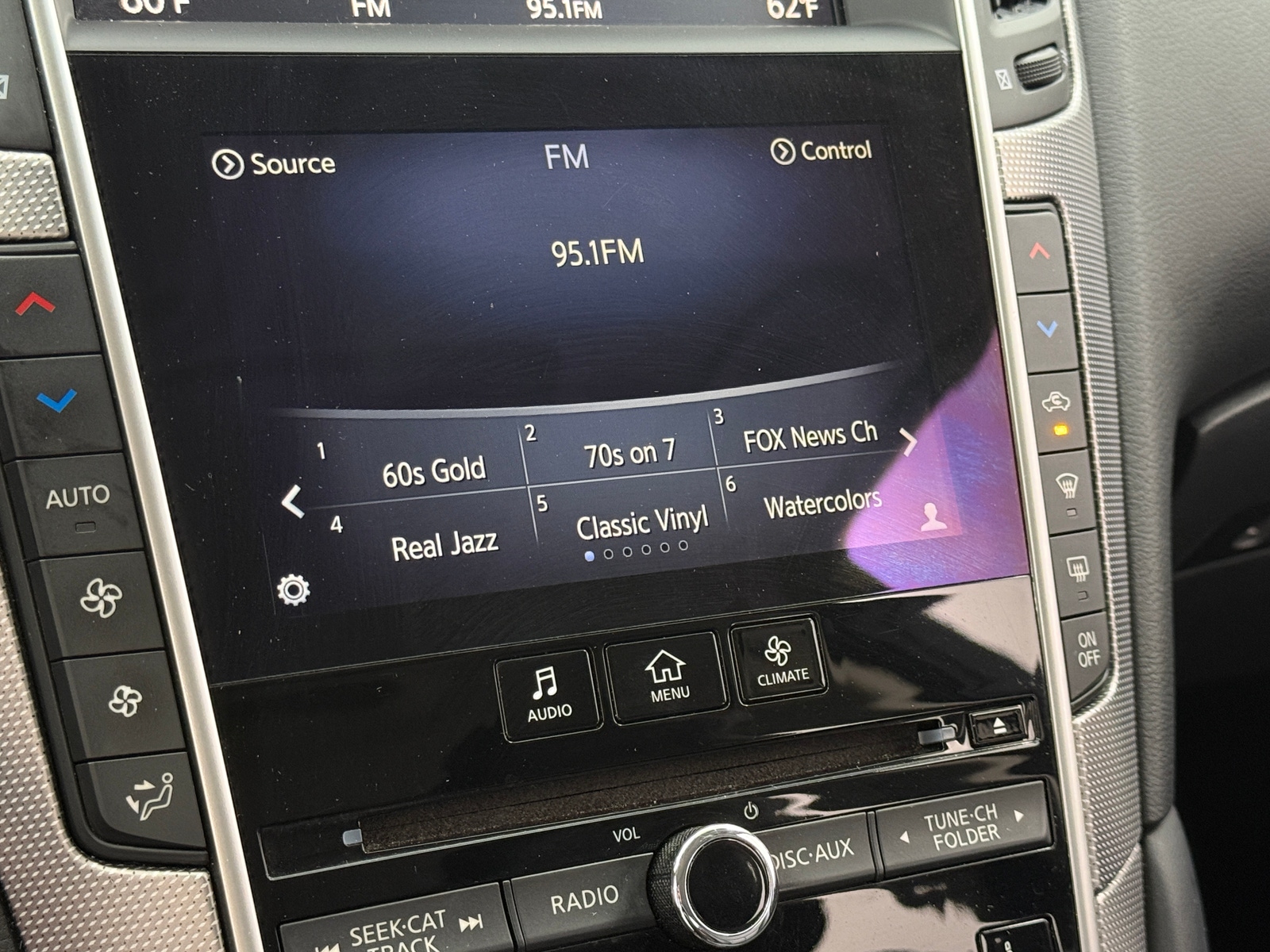 Thumbnail: 2015 INFINITI Q50 - 3