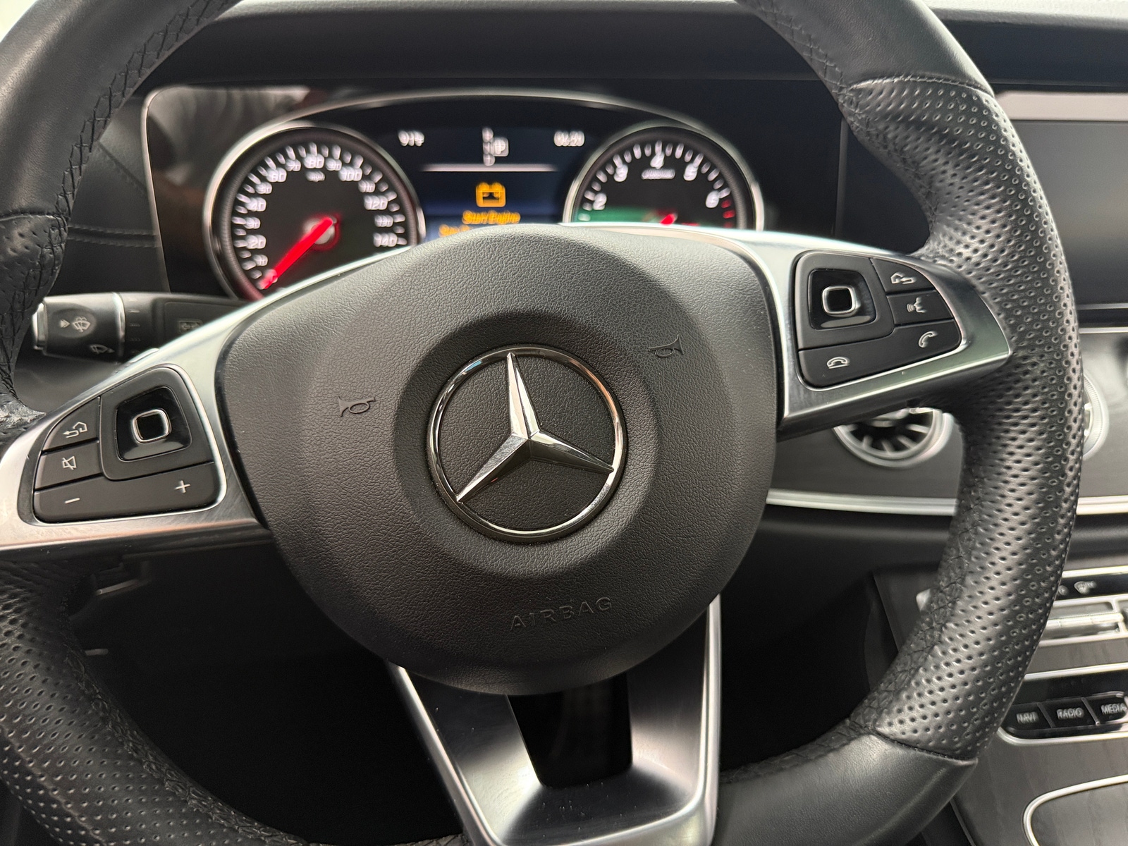 Thumbnail: 2018 Mercedes-Benz E-Class - 3