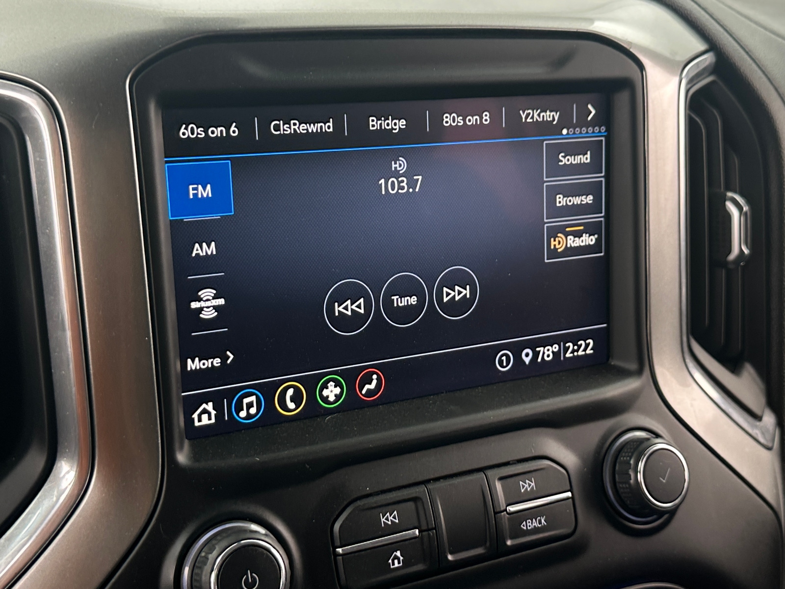 Thumbnail: 2020 Chevrolet Silverado 1500 - 4