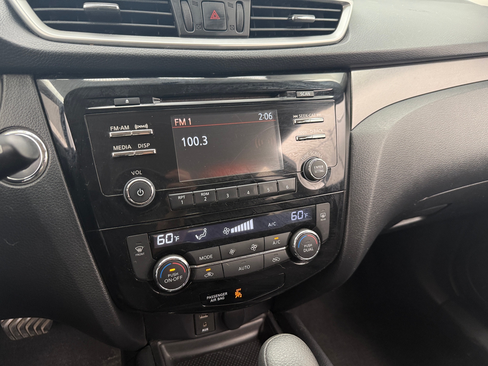 Thumbnail: 2016 Nissan Rogue - 4