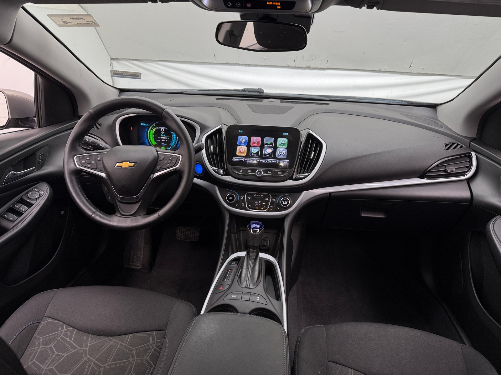 Thumbnail: 2017 Chevrolet Volt - 3
