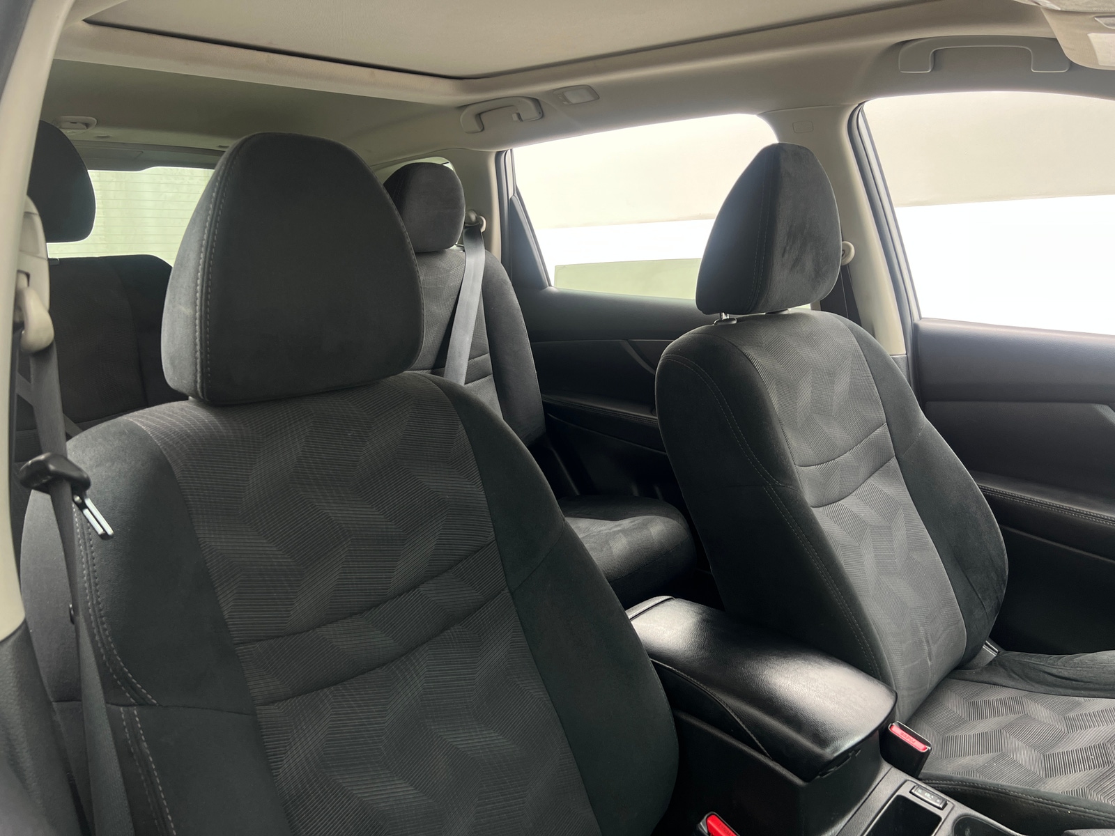 Thumbnail: 2016 Nissan Rogue - 2