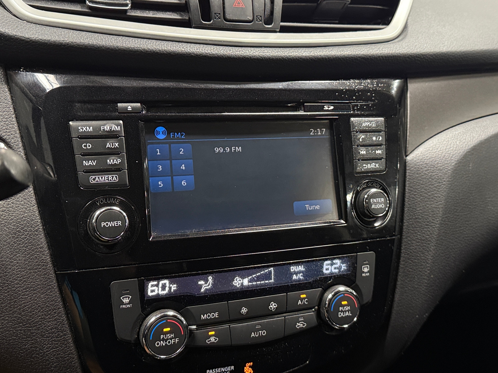 Thumbnail: 2016 Nissan Rogue - 4
