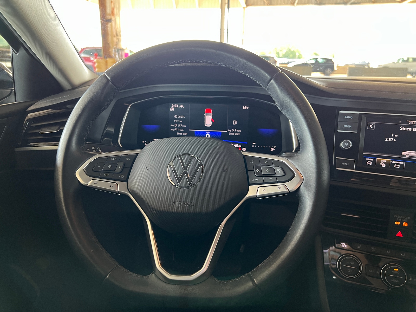 Thumbnail: 2023 Volkswagen Jetta - 4