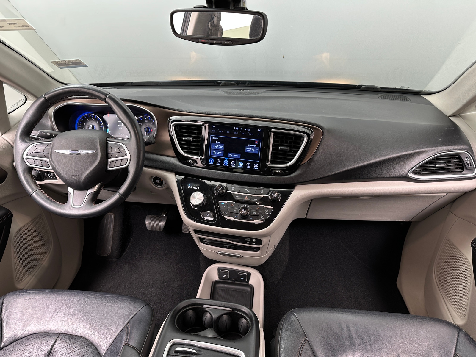 Thumbnail: 2017 Chrysler Pacifica - 2