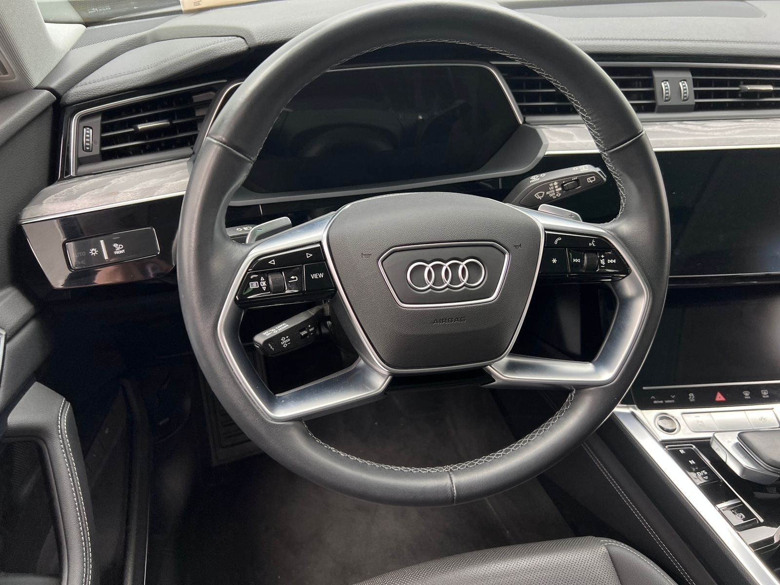 Thumbnail: 2023 Audi e-tron - 4