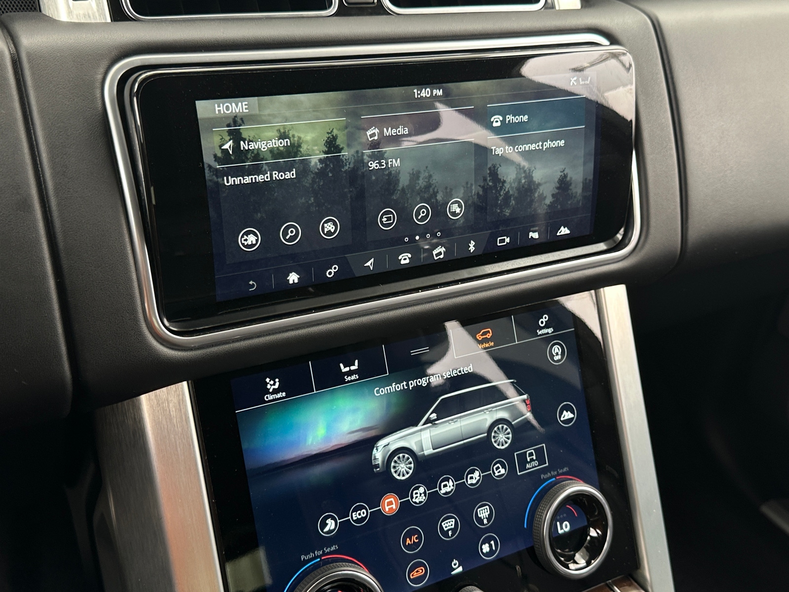 Thumbnail: 2022 Land Rover Range Rover - 3