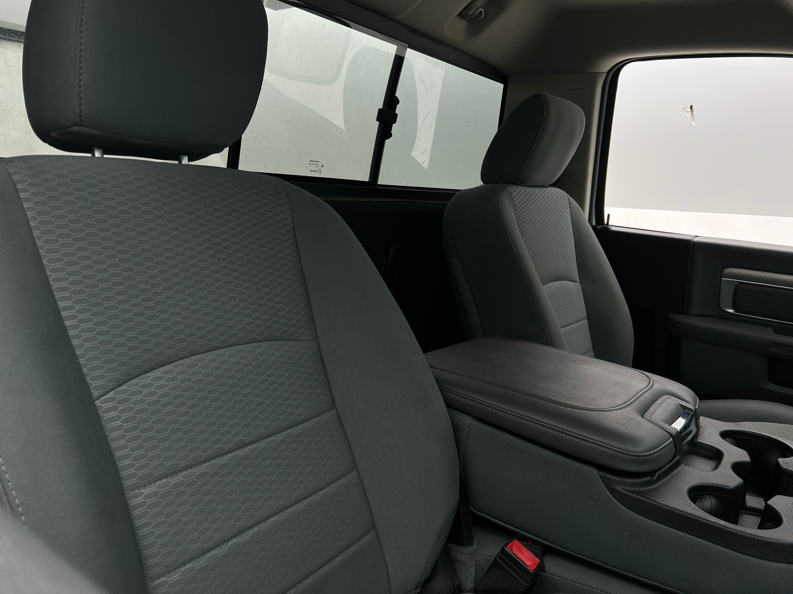 Thumbnail: 2020 RAM 1500 Classic - 2