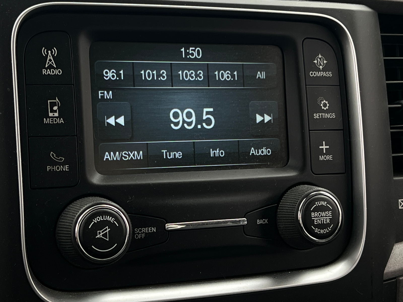 Thumbnail: 2020 RAM 1500 Classic - 4