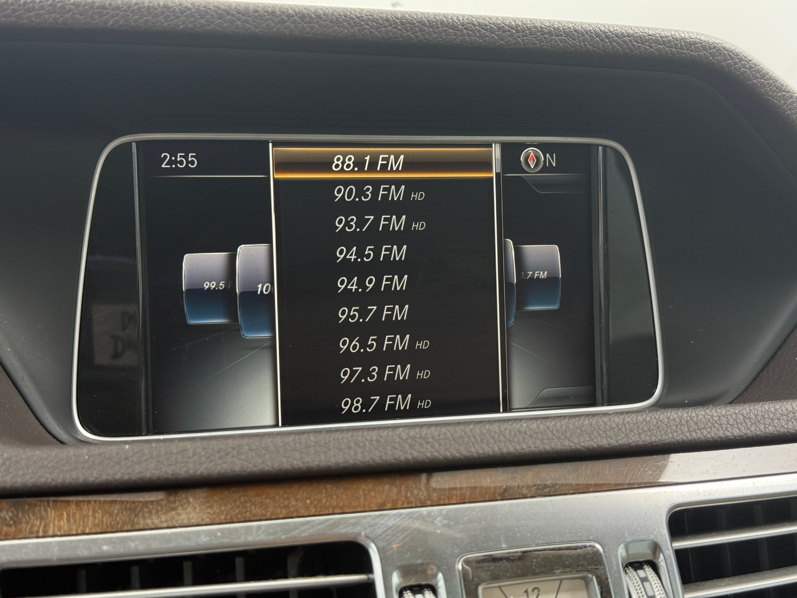 Thumbnail: 2016 Mercedes-Benz E-Class - 3