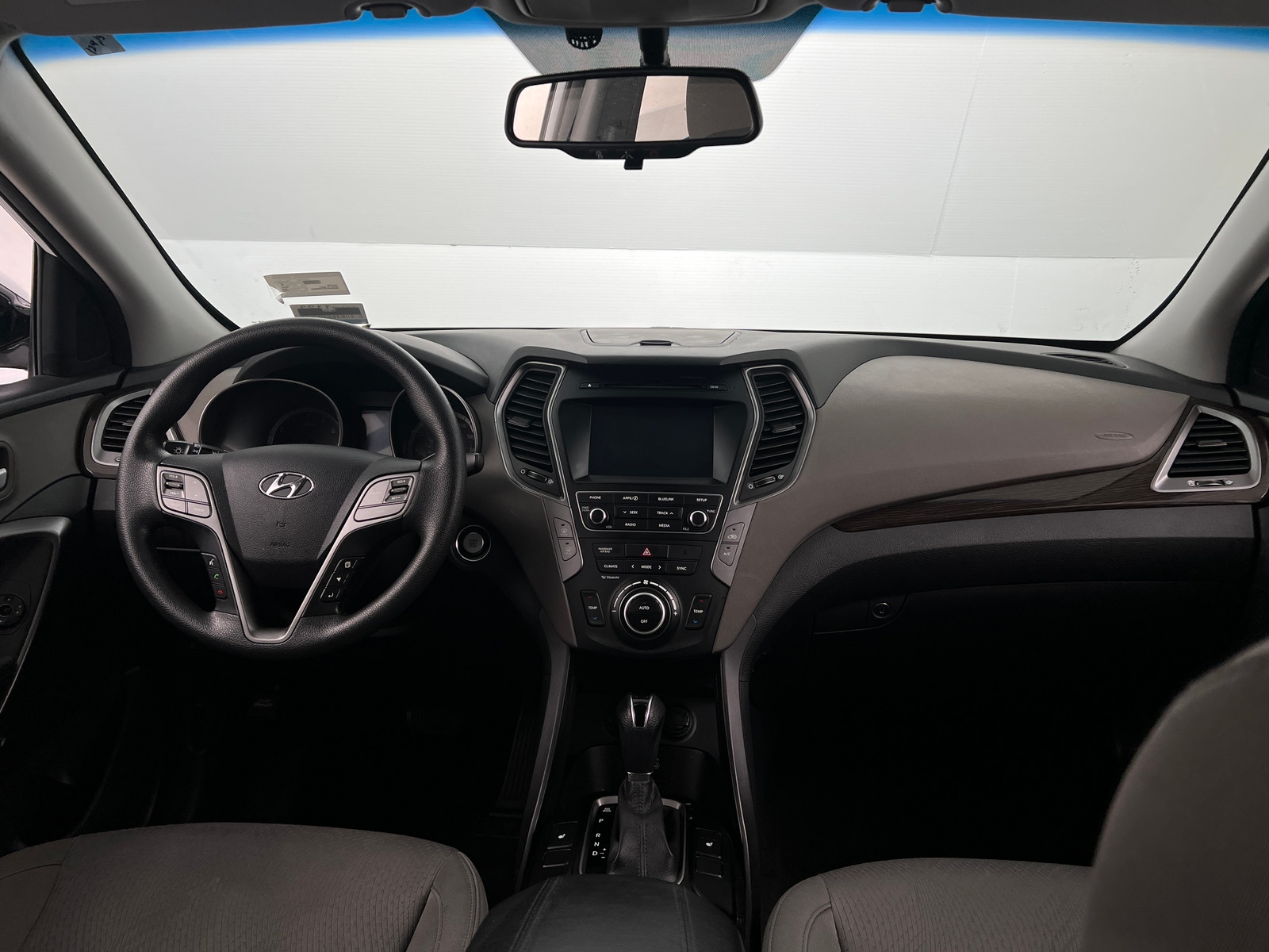 Thumbnail: 2018 Hyundai Santa Fe - 3