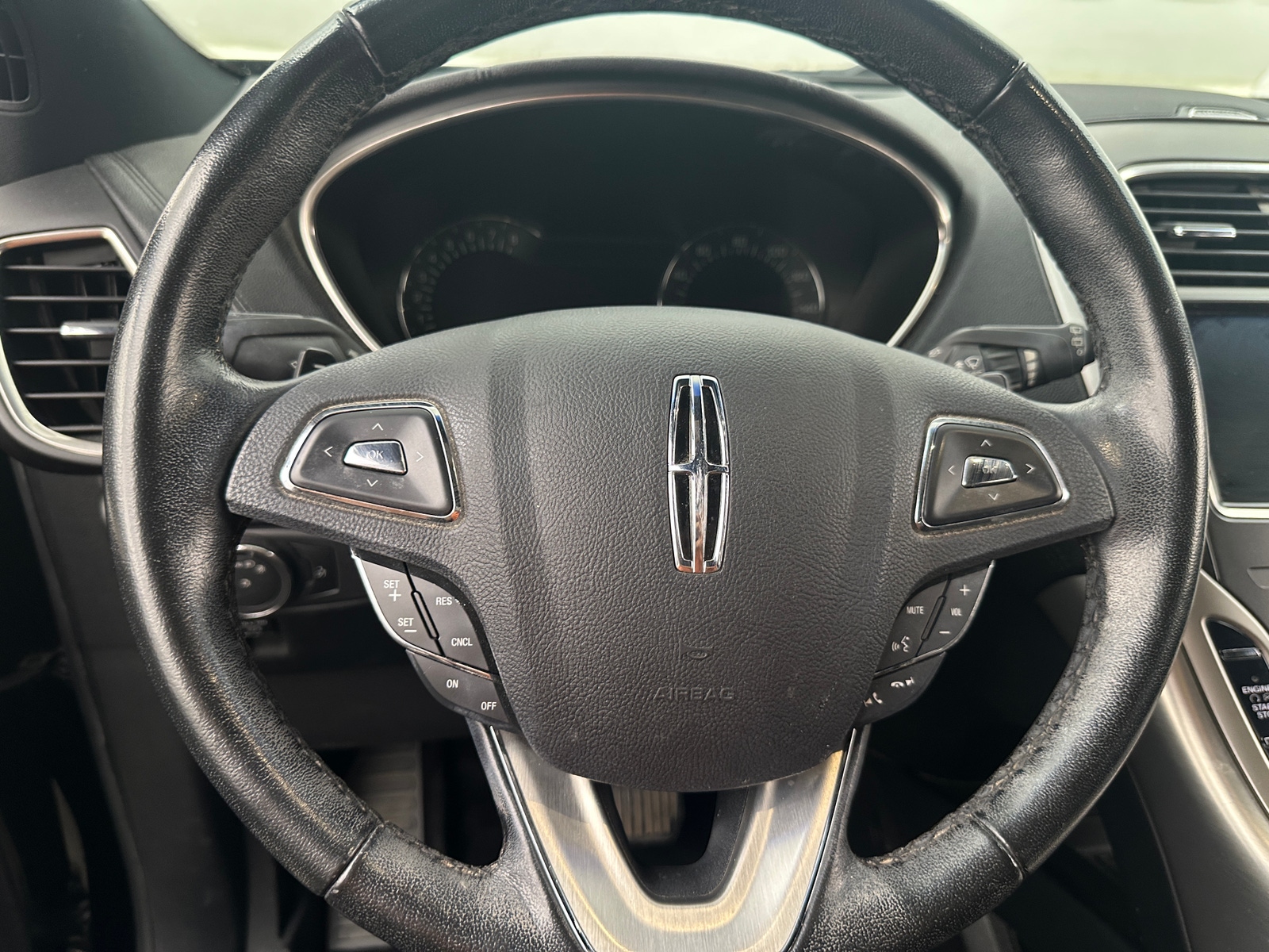 Thumbnail: 2016 Lincoln MKX - 4