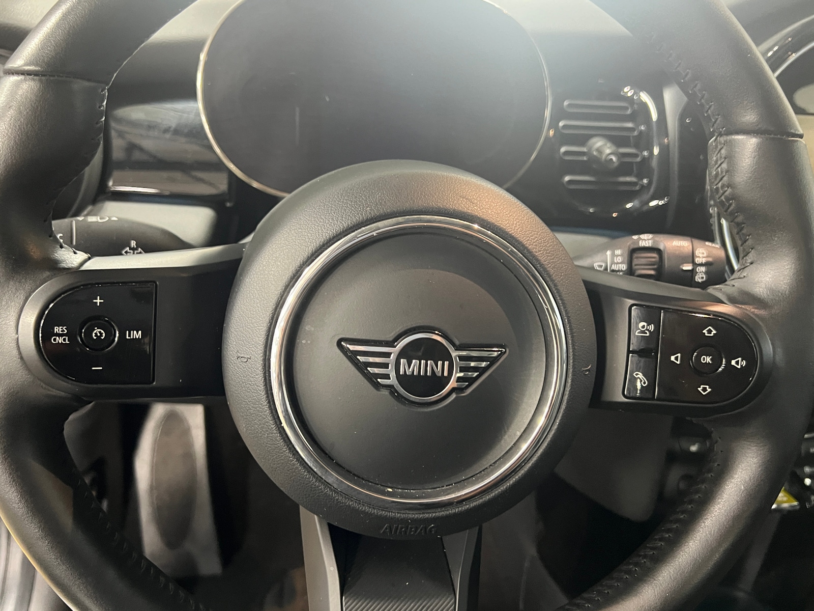 Thumbnail: 2024 MINI Cooper Hardtop - 4