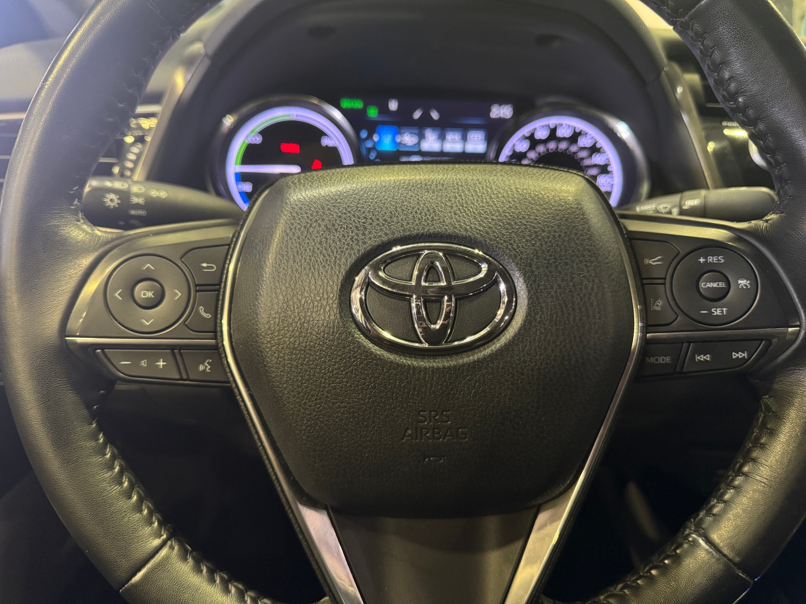 Thumbnail: 2019 Toyota Camry - 4