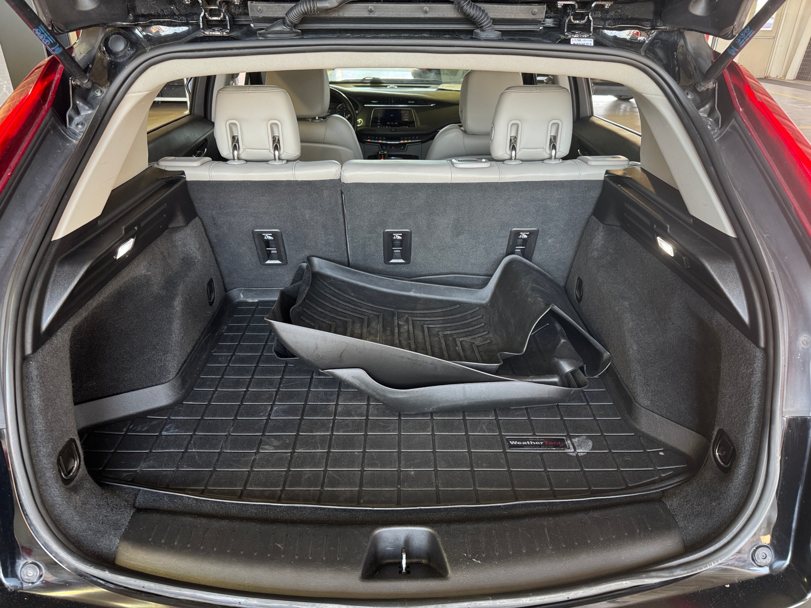 Thumbnail: 2019 Cadillac XT4 - 6