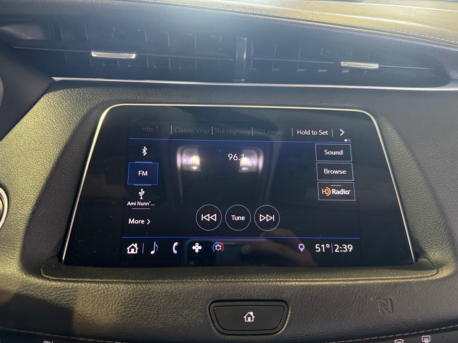Thumbnail: 2019 Cadillac XT4 - 3