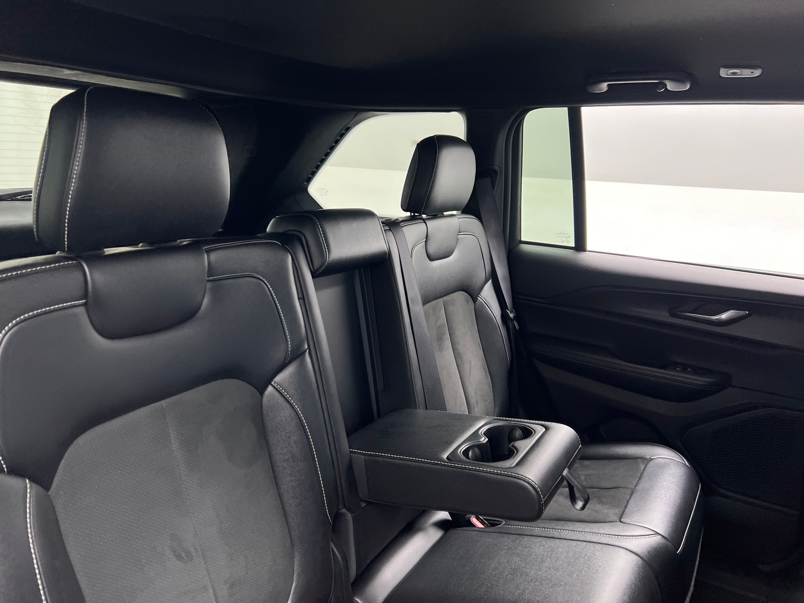 Thumbnail: 2024 Jeep Grand Cherokee - 6
