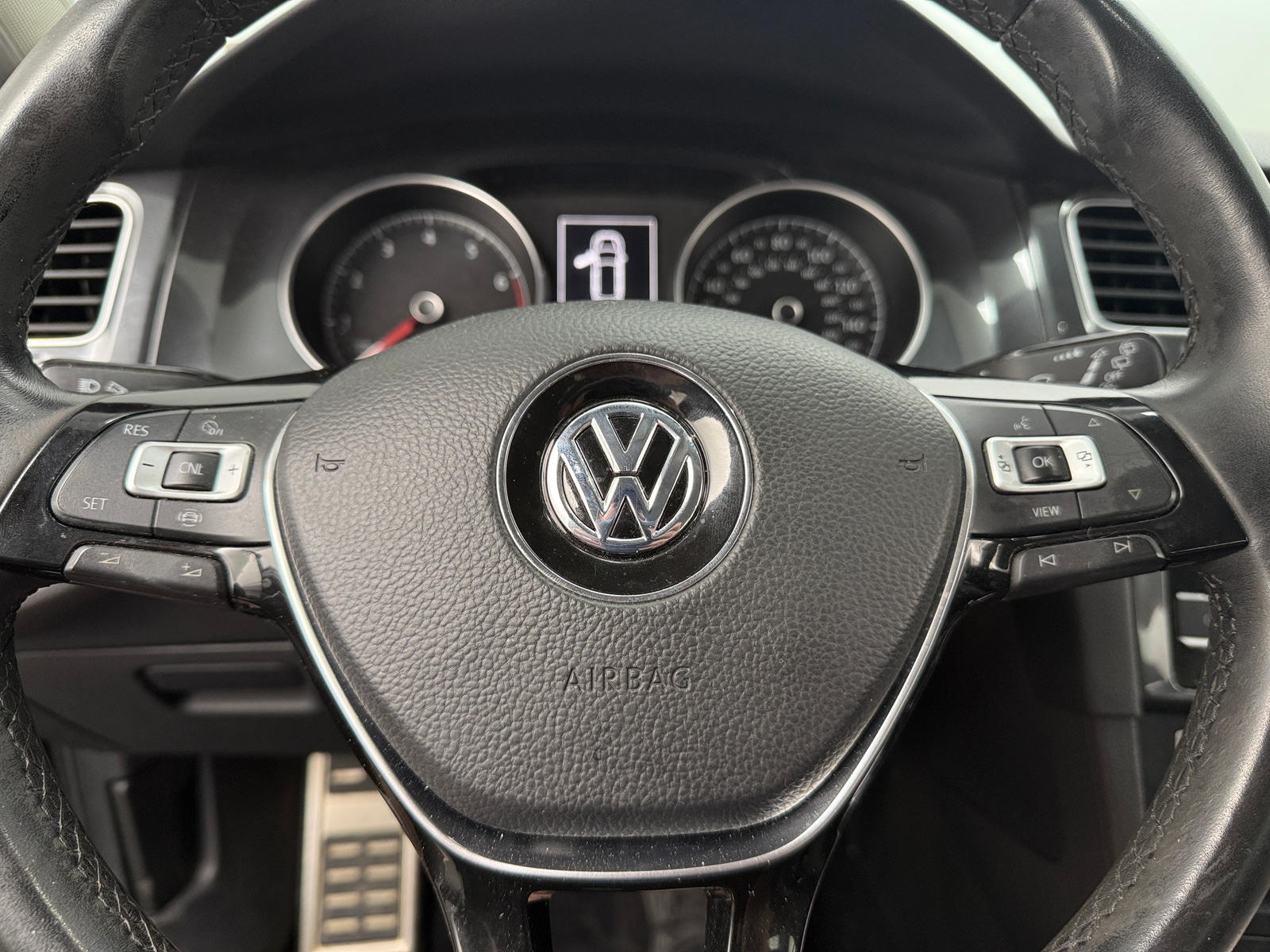 Thumbnail: 2019 Volkswagen Golf - 4