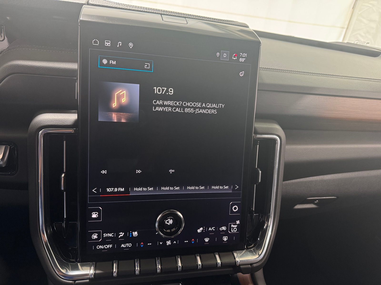 Thumbnail: 2024 GMC Yukon - 3