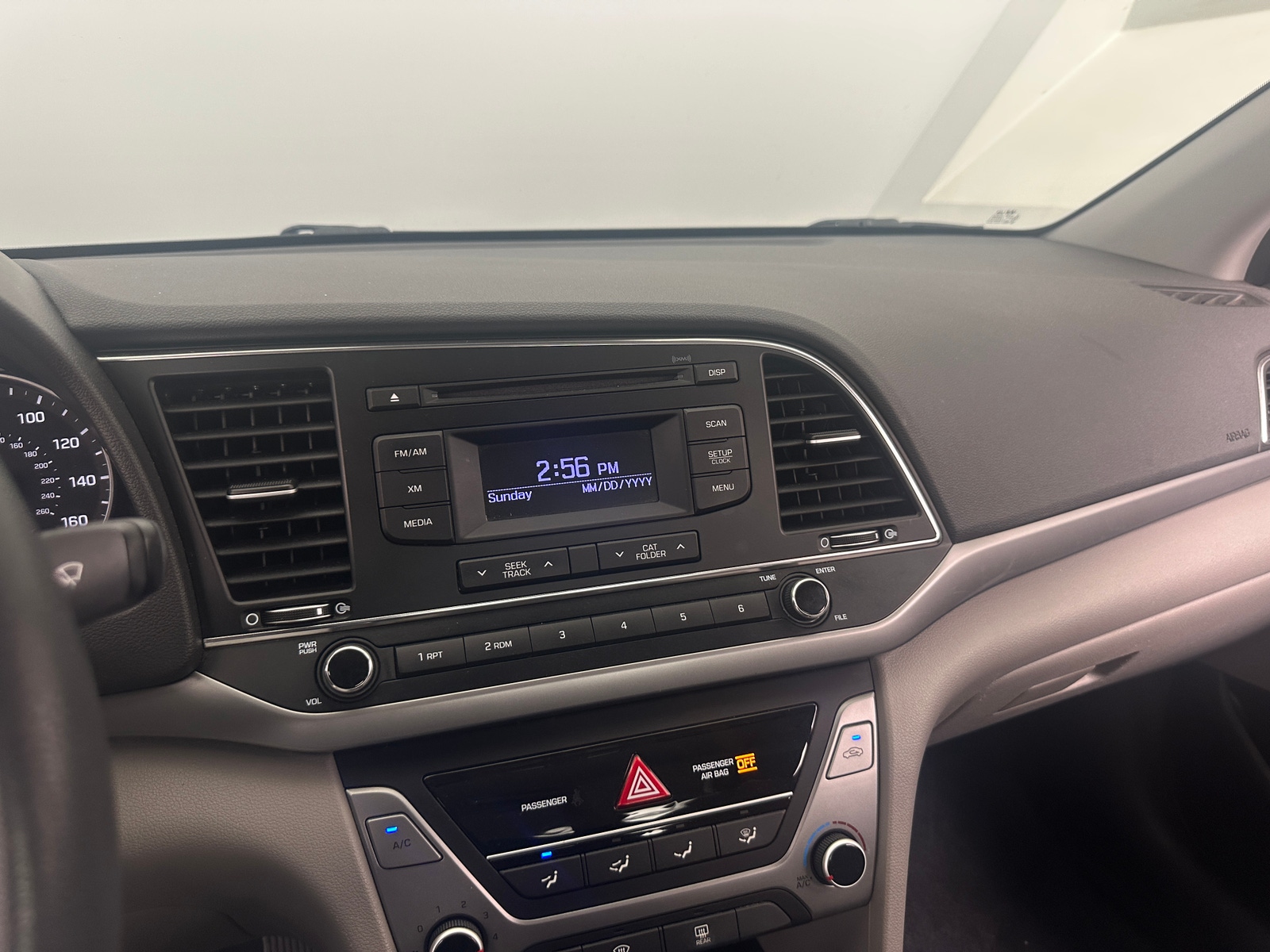 Thumbnail: 2017 Hyundai Elantra - 4