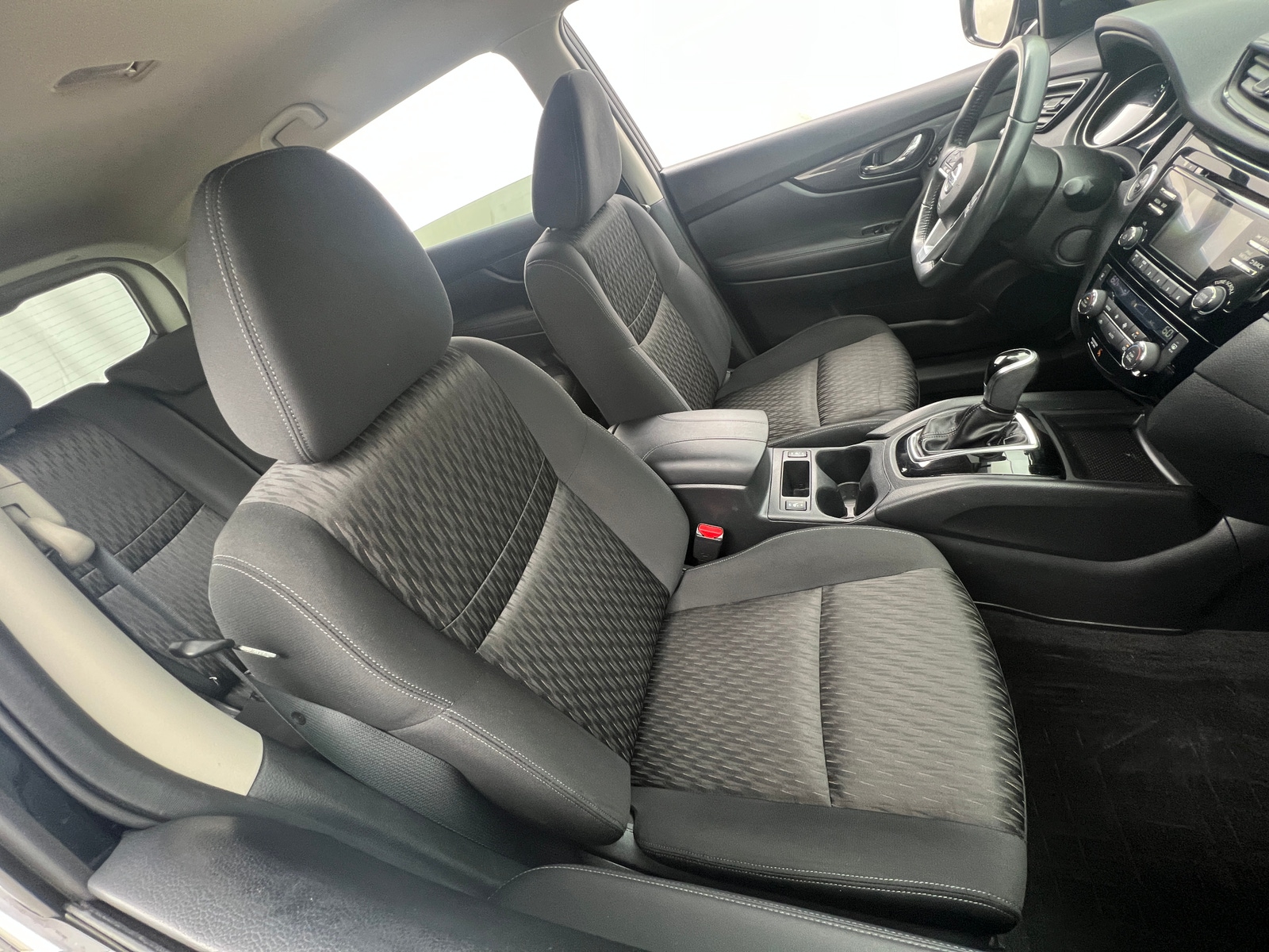 Thumbnail: 2017 Nissan Rogue - 2