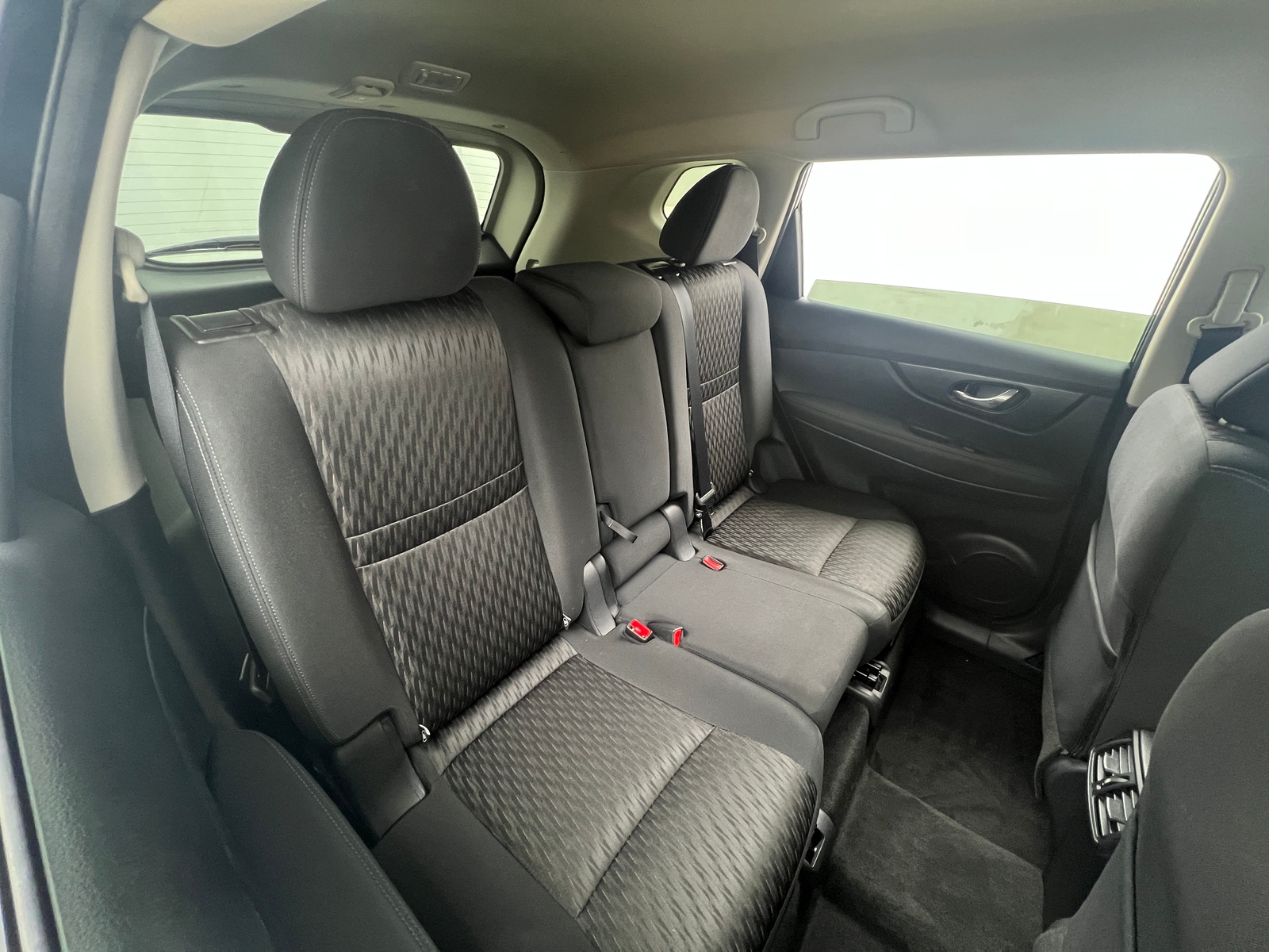 Thumbnail: 2017 Nissan Rogue - 6