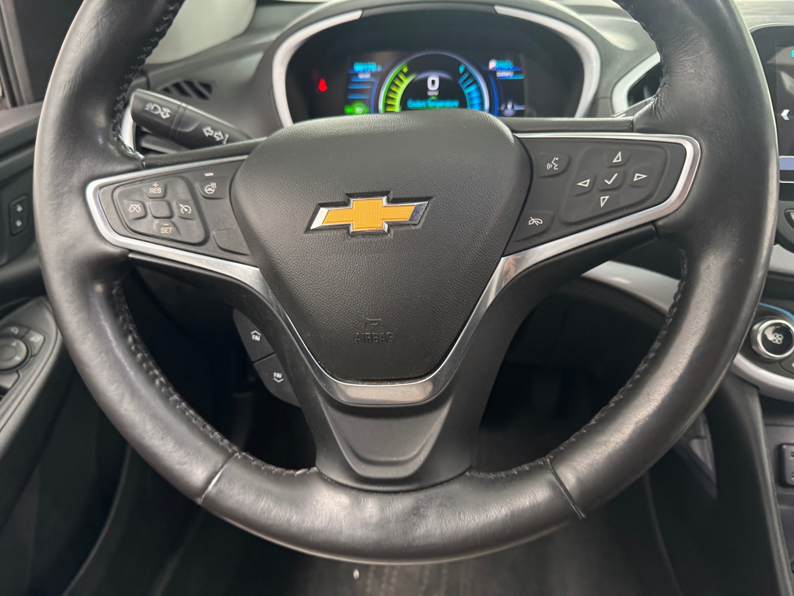 Thumbnail: 2018 Chevrolet Volt - 5