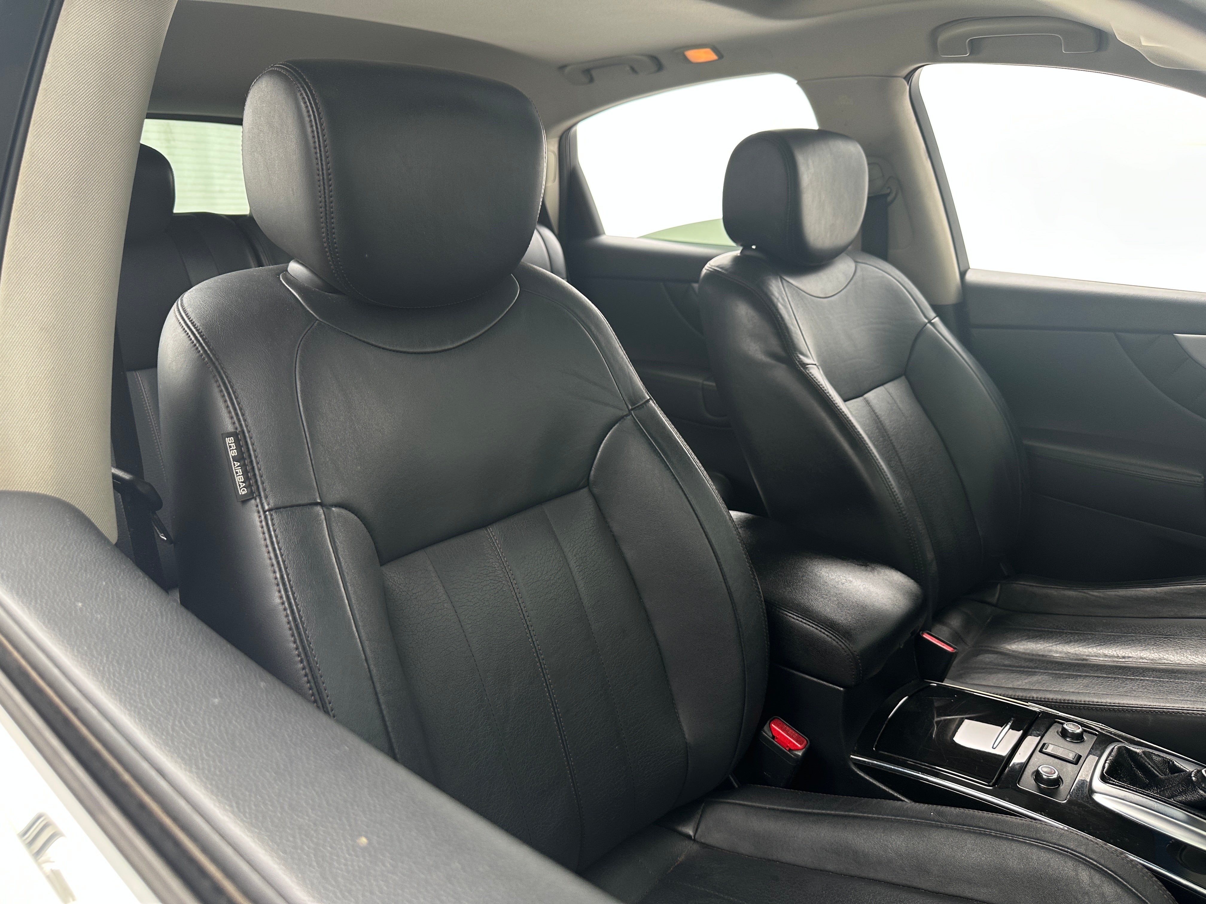 2017 INFINITI QX70